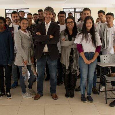 Inclusão de adolescentes no mercado de trabalho